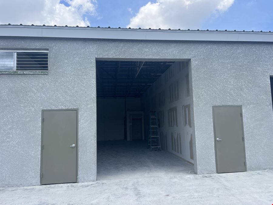 Flex Space with Outdoor Storage Available For Lease