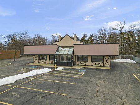 Photo of commercial space at 572 W IL Route 22 in Lake Zurich