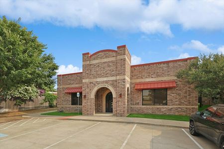 Commercial space for Rent at 820 Central Dr in Colleyville