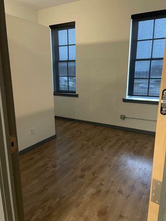 904 S 4th Street