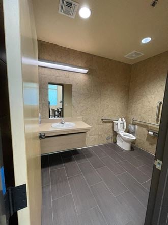 1653 E McMurray Blvd - Medical/Professional Office 7% CAP Investment Opportunity