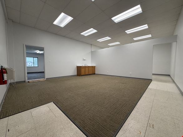 900 Christopher Ln