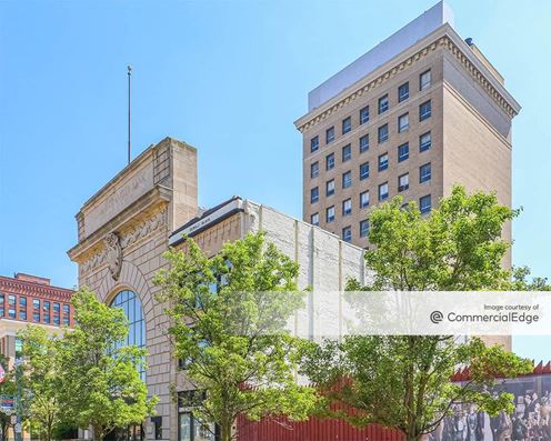 126 Central Plaza North