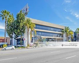 17609 Ventura Blvd