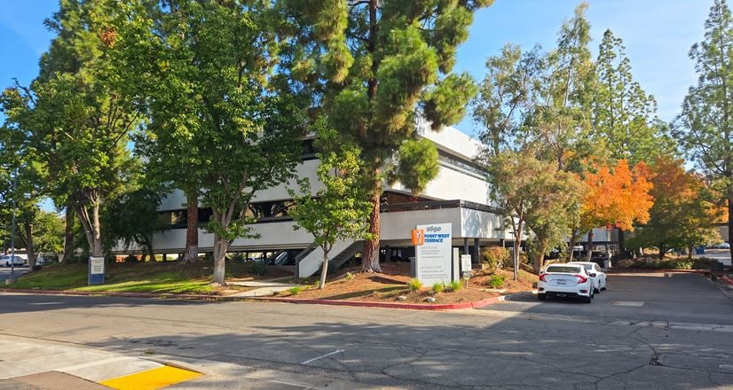 Regus - Fresno - 1690 W Shaw Ave