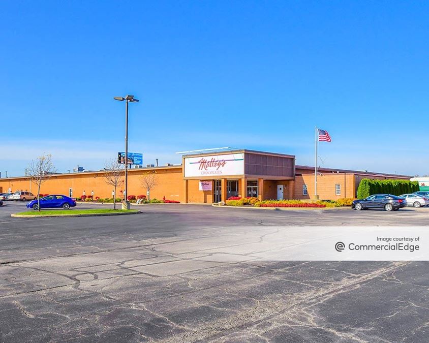 13400 Brookpark Road 13400 Brookpark Road Retail Building