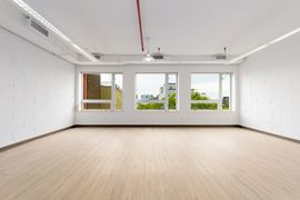 2,700 - 5,400 SF | 63 West 125th Street | Prime Harlem: 3 Floors Available | 2nd Floor Ideal for Office/Retail Use, like Nail Salon or Beauty School