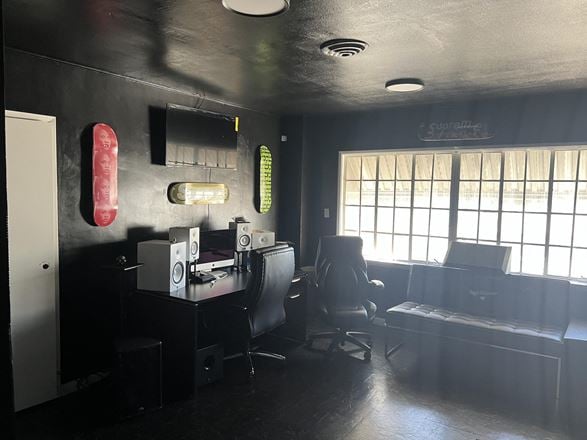 607 N. Vermont Ave.