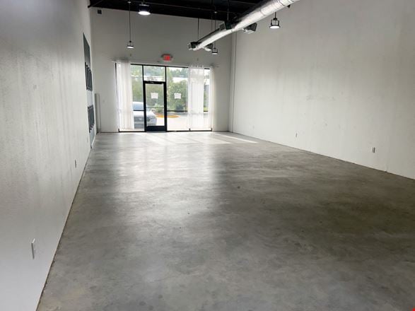 Retail Suites Fronting O'Neal Lane