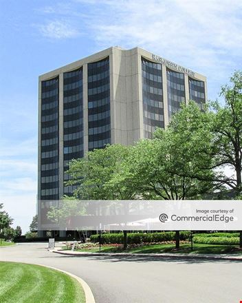 Oak Brook Regency Towers - East