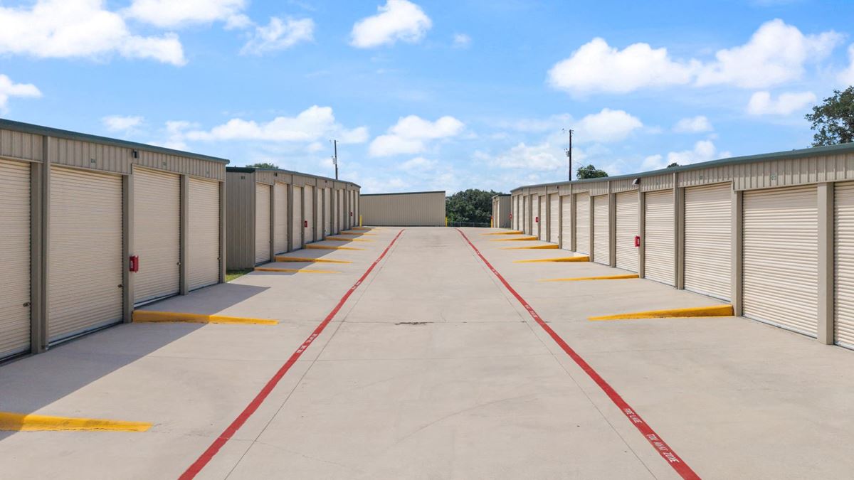 AUSTIN LAKESIDE BOAT & RV STORAGE