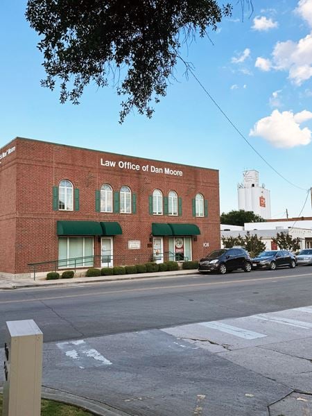 Photo of commercial space at 1011 S Broadway St in Carrollton
