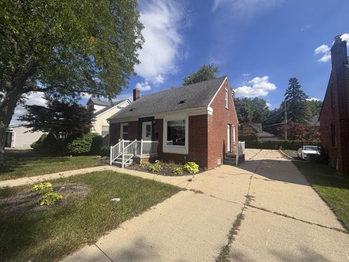 1013 S Main St