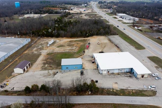 3711  N US Hwy 63