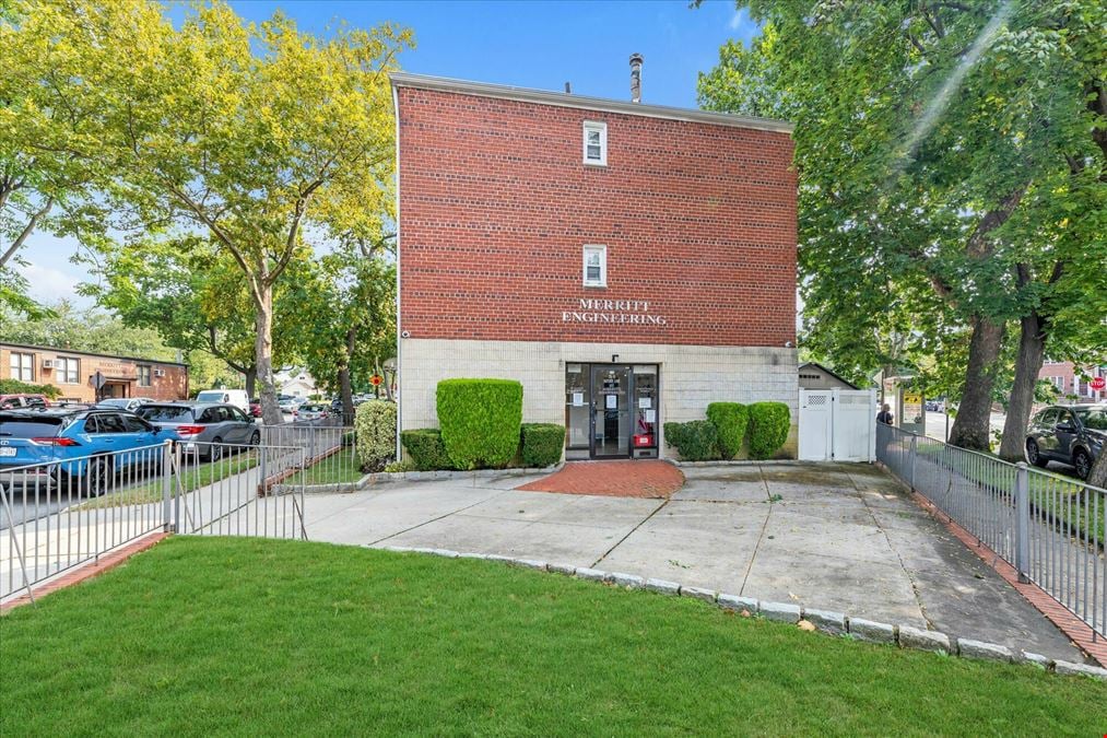 28-15 Bayside Lane