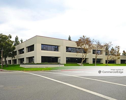 Harbor Gateway Business Center - 3550 & 3560 Hyland Avenue