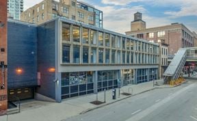 225 W Superior St