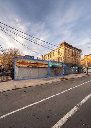 500 - 1,000 SF | 534 Sutter Avenue | East New York Vented Retail Spaces with Glass Frontage for Lease