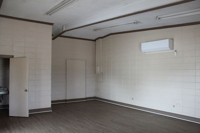 1102 Meeting St