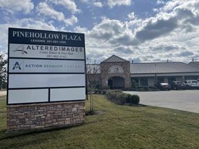 Pine Hollow Plaza
