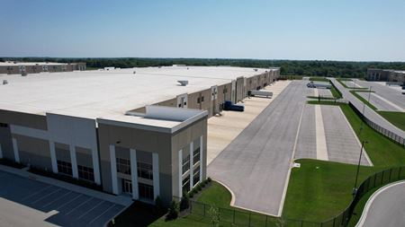 Photo of commercial space at 6401 E. 160th St. in Belton