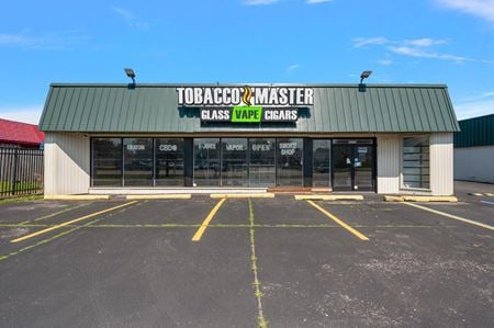 Retail space for Rent at 36333 Groesbeck Hwy in Clinton Township