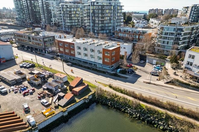 203 - 388 Harbour Road