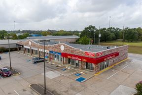 1,082 SF to 2,105 SF Endcap Space Available with Rear Roll Up Door Available Now! - Tomball