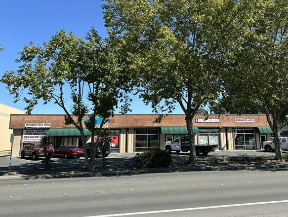 Retail/Industrial with Highway Visibility
