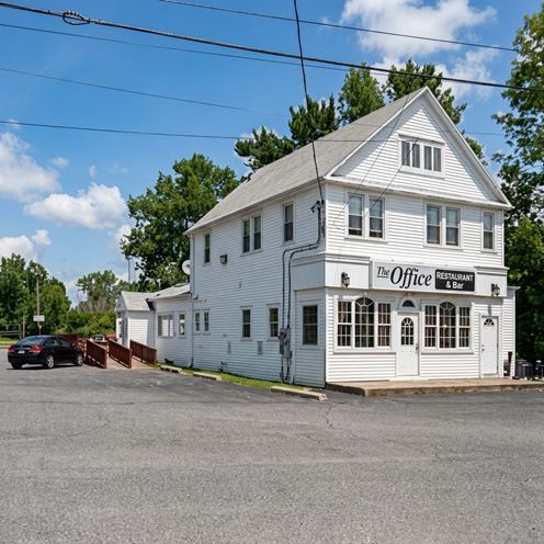 2319 Niagara Falls Blvd - 3,096± SF Retail / Restaurant Space – Former Pizzeria & Sports Bar