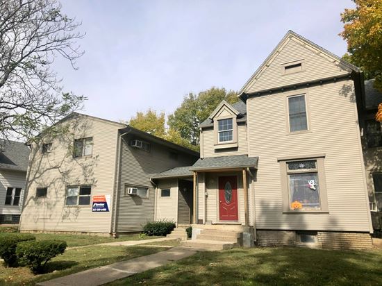 704 W Stoughton St