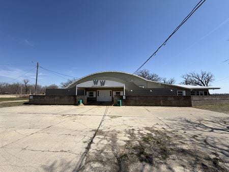 Retail space for Sale at 18800 315th St in Long Grove