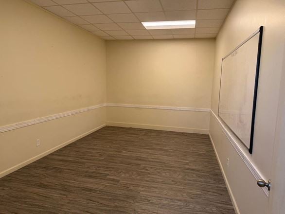 515 Roswell St – 3,125 SF Office Near Marietta Square