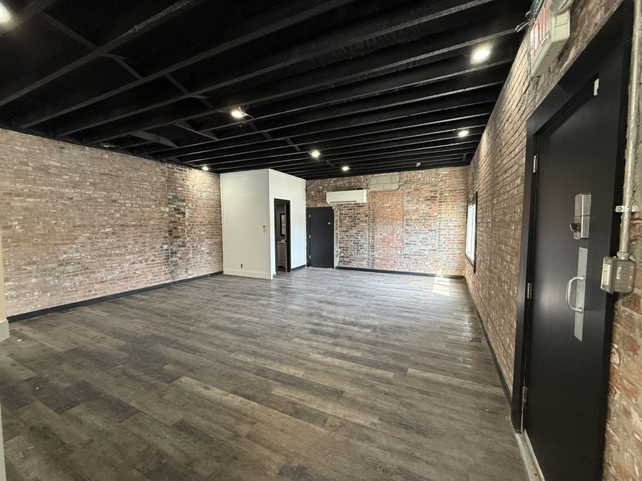 1529 Grand