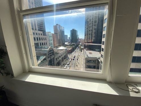 1044 Main St
