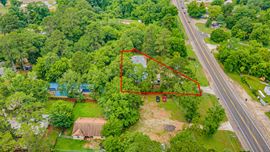 High-Traffic Commercial Property Near I-45