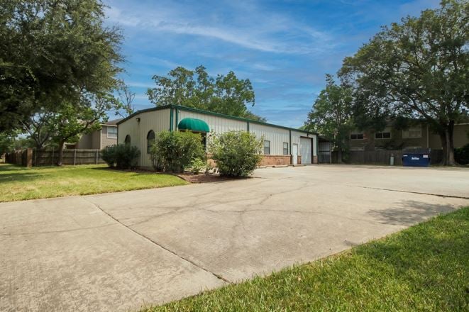 Newport 404/406 Flex - Office/warehouse space (twin warehouses)