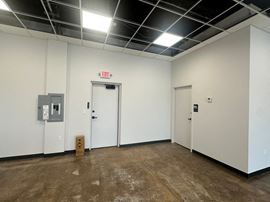 1909 S Douglas Blvd - Midtown Market