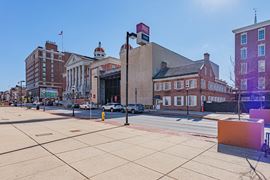 2 E Market St