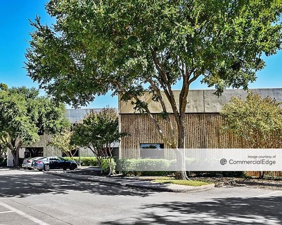 Commerce Park - 4823-4845 West Royal Lane & 8411-8415 Sterling Street