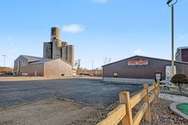 3883 W Carleton Rd