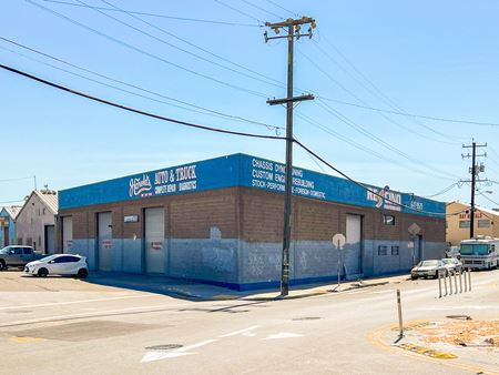 Photo of commercial space at 301 Barneveld Ave in San Francisco