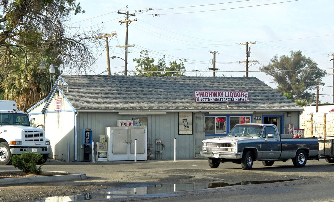 High Exposure Freestanding Retail Building off CA-99