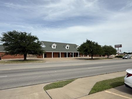 Other space for Sale at 604 N Nolan River Rd in Cleburne