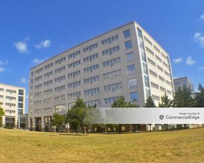 Broadmoor Austin - Building 6