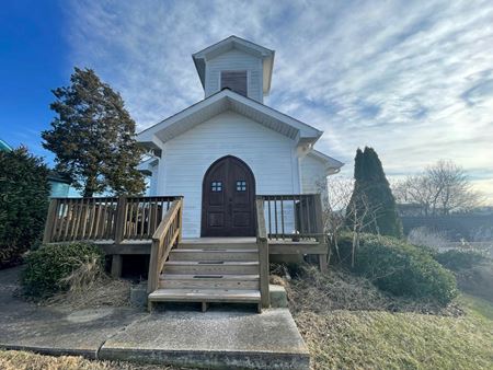 5902 Kingston Pike - Knoxville