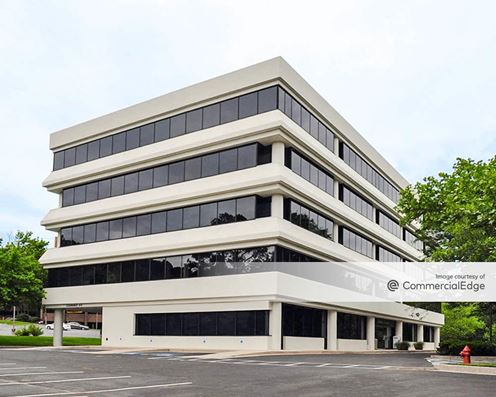 1104 Kenilworth Dr