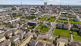 2820 Winnie-Mixed Use
