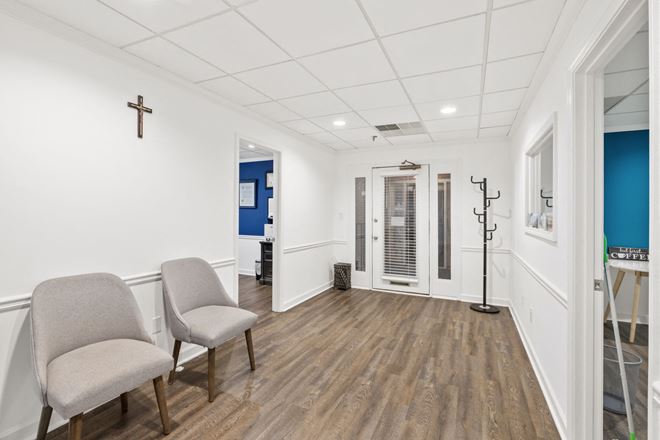 Modern Second-Floor Office Suite in Roswell