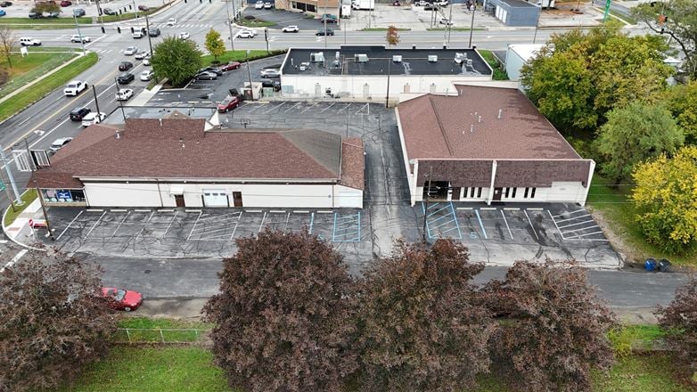 5750-5758 Secor Rd